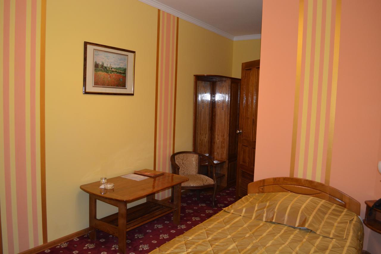 Hotel Papillon Taschkent Exterior foto